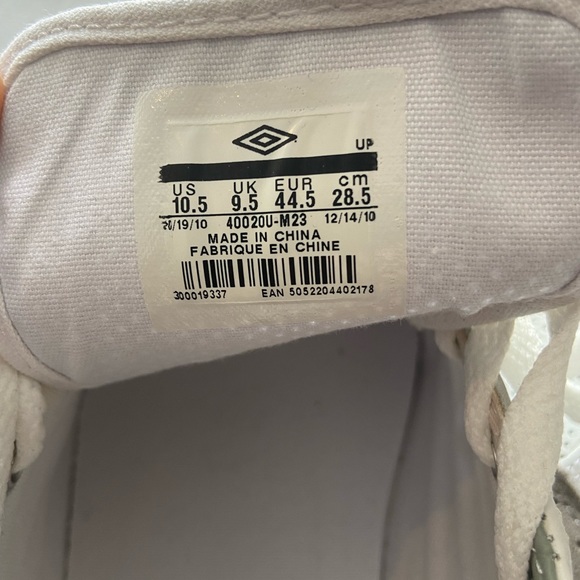 Umbro Sneakers - Picture 2 of 6